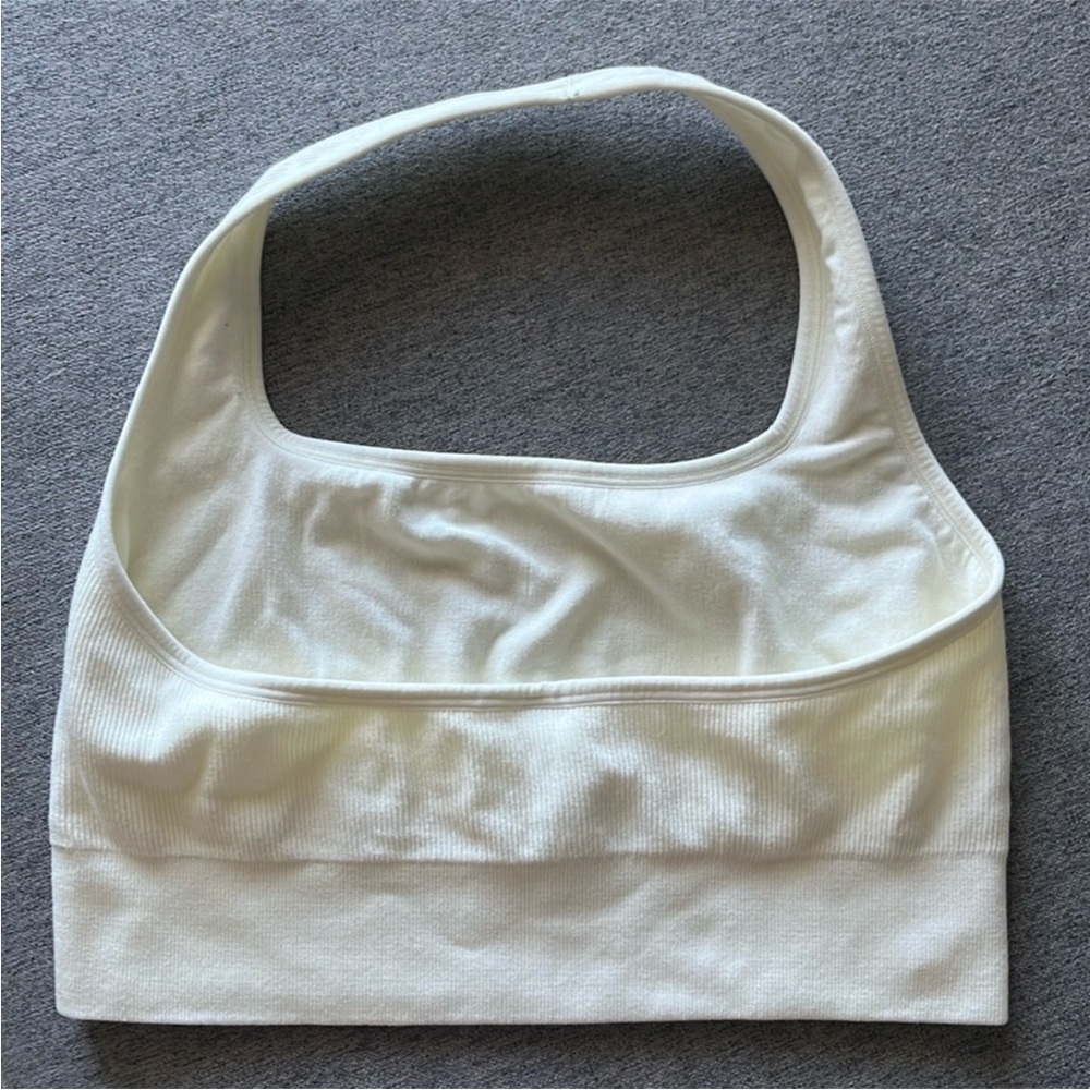 Fabletics Piper Seamless Ribbed Halter Bralette - Picture 5 of 6